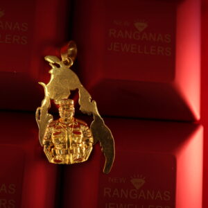 Exquisite Gold Pendant of a Soldier – New Ranganas Jewellers