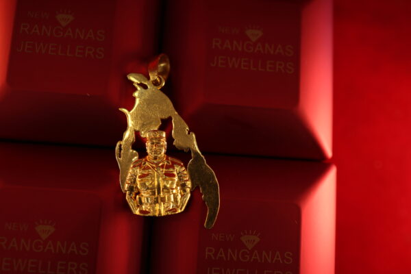 Exquisite Gold Pendant of a Soldier – New Ranganas Jewellers