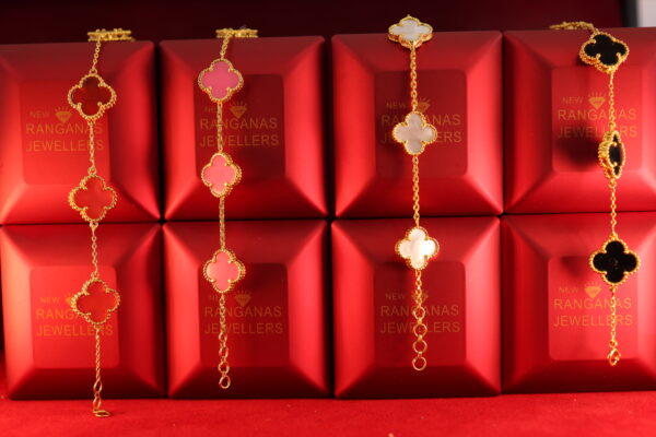 Elegant Gold-Plated Clover Stone Bracelets – A Touch of Modern Luxury