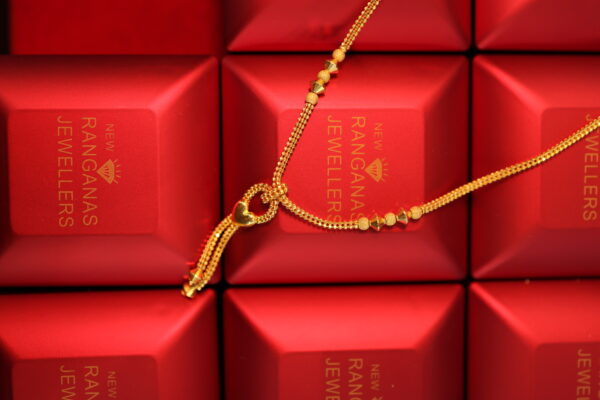 Elegant Gold Necklace – Timeless Beauty