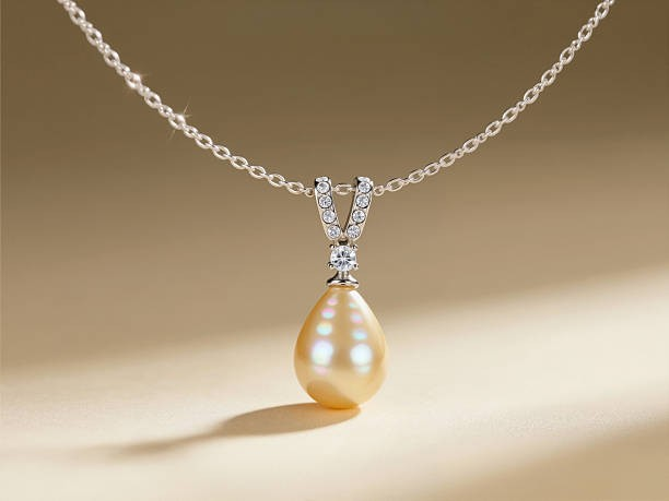 Gold Pendant Jewelry in Markham